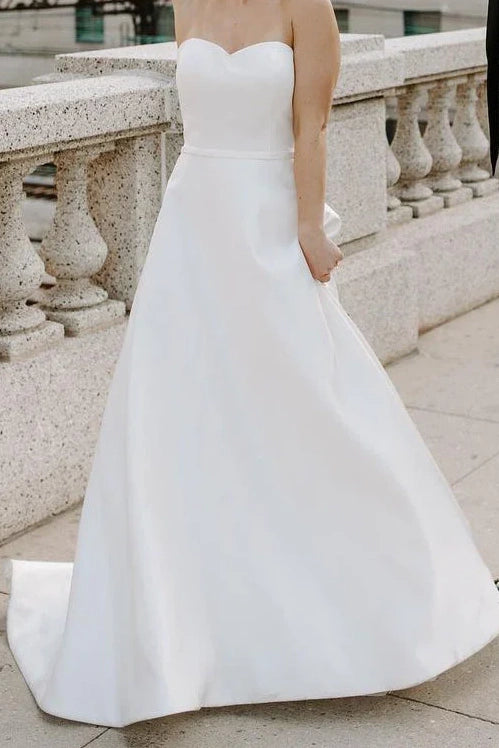 Sweetheart Strapless Satin A-Line Empire With Train Wedding Dress Sweetheart Strapless Satin A-Line Empire With Train Wedding Dress