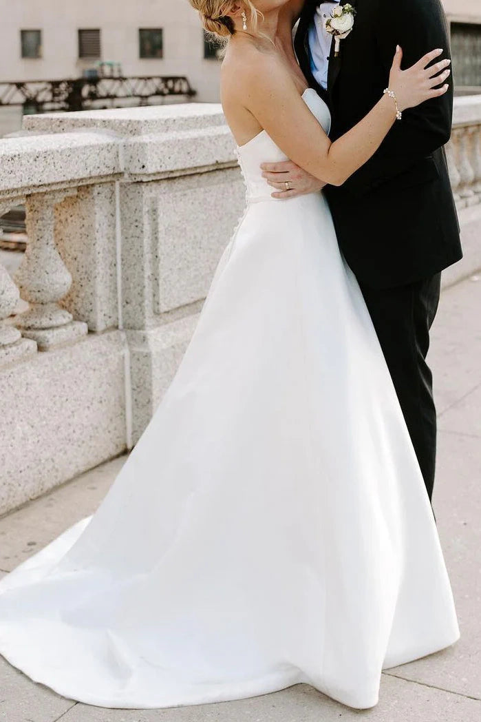 Sweetheart Strapless Satin A-Line Empire With Train Wedding Dress Sweetheart Strapless Satin A-Line Empire With Train Wedding Dress