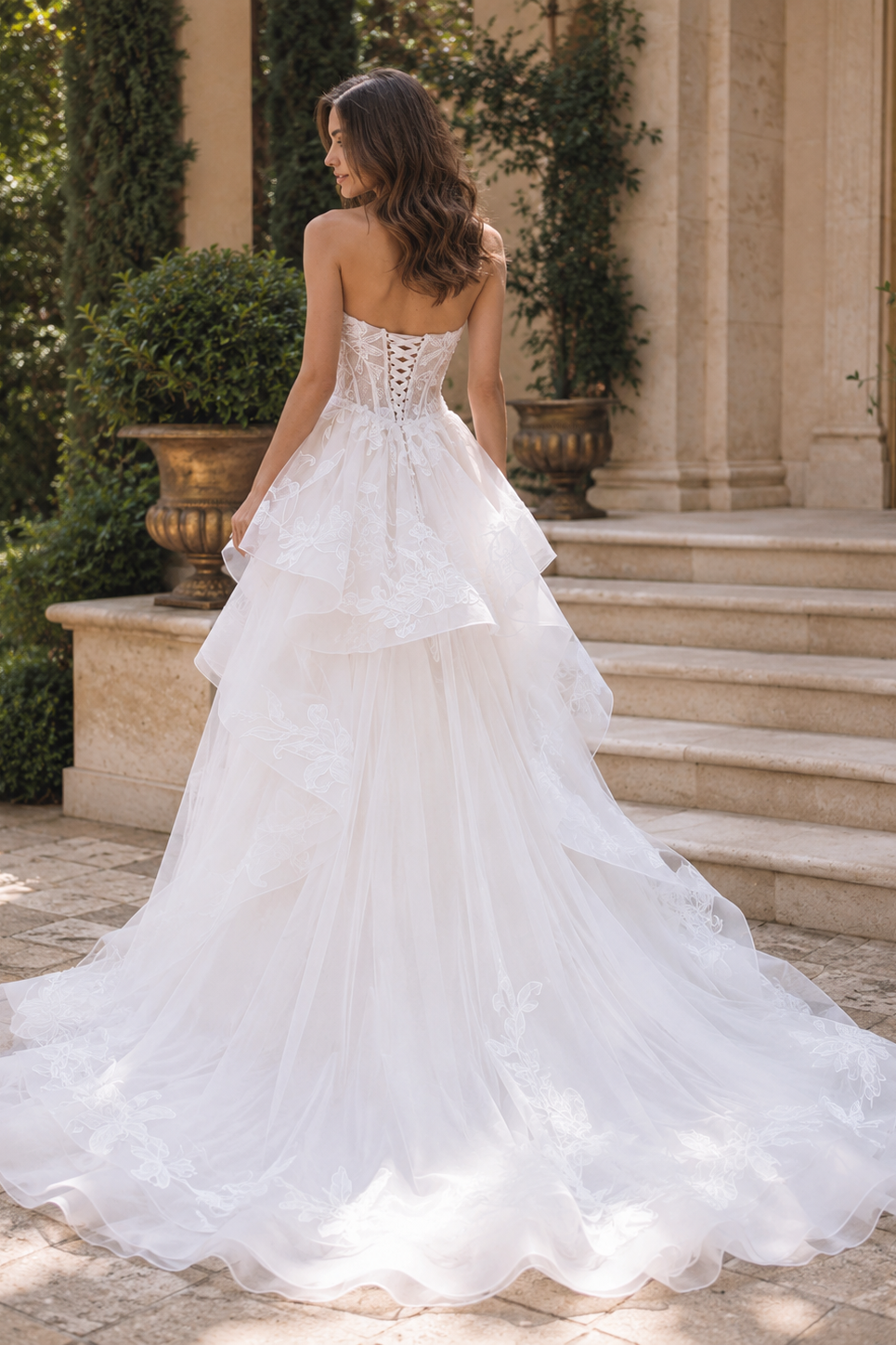 Sweetheart Strapless Tiered Tulle A-Line Lace Appliques Wedding Dress