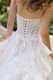 Sweetheart Strapless Tiered Tulle A-Line Lace Appliques Wedding Dress