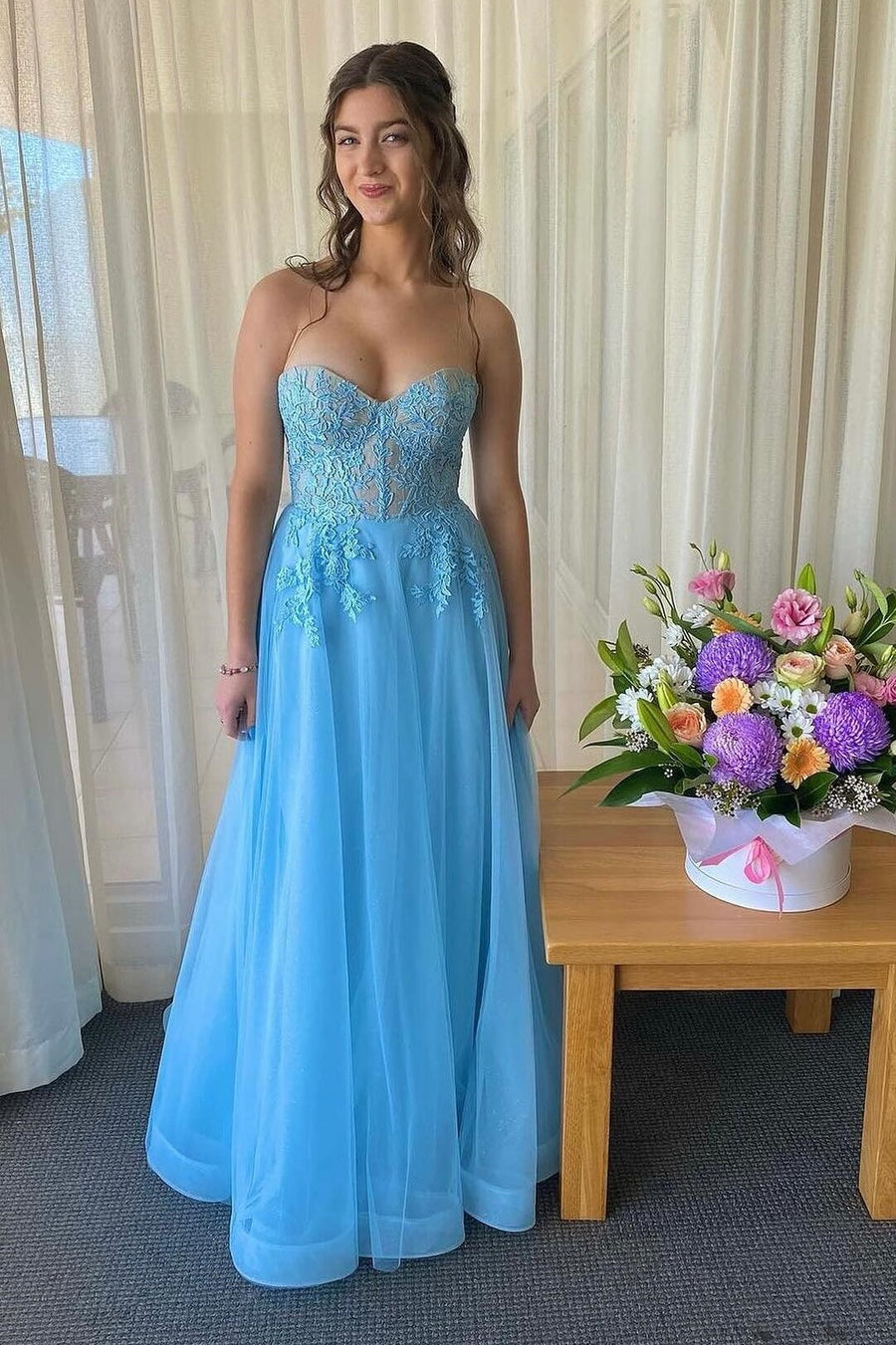 Sweetheart Strapless Tulle A-Line Lace Appliques Party Prom Dress
