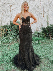 Trumpet Sweetheart Strapless Lace Appliques Prom Dress