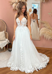 Tulle A-Line Lace Appliques V-Neck Backless Wedding Dress