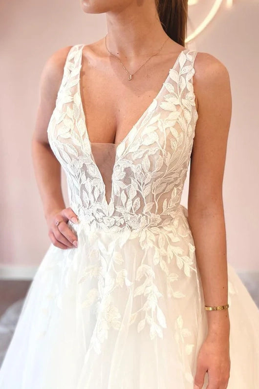 Tulle A-Line Low V-Neck Sleeveless Appliques Long Wedding Dress White / US 12