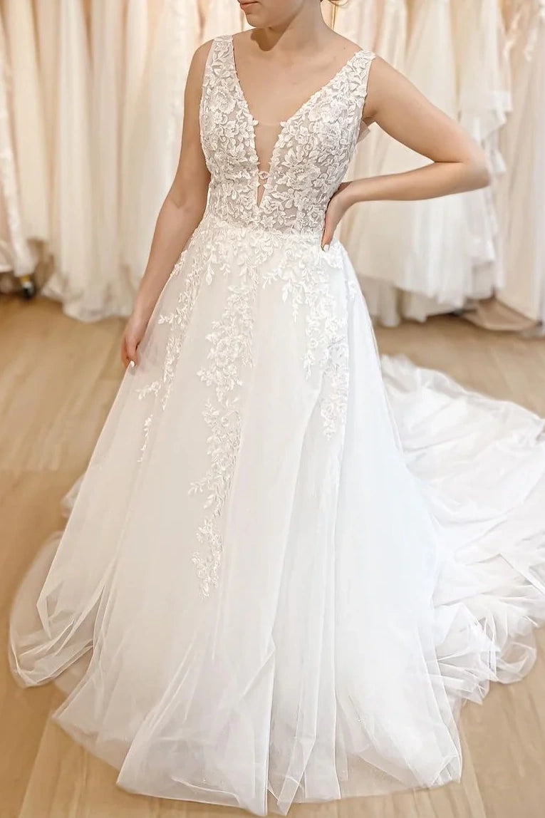 Tulle A-Line Low V-Neck Sleeveless Appliques Wedding Dress