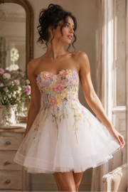 Tulle A-Line Sweetheart Strapless Floral Appliques Mini Homecoming Dress