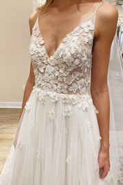 Tulle A-Line V-Neck Sleeveless Appliques Beach Wedding Dress