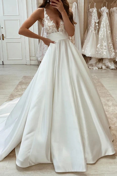V-Neck A-Line Empire Two Tone Wedding Dress With Train Ivory / US 10 V-Neck A-Line Empire Two Tone Wedding Dress With Train Ivory / US 10