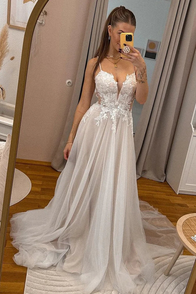 V-Neck Sleeveless Appliques Tulle A-Line Wedding Dress | Joyofdress V-Neck Sleeveless Appliques Tulle A-Line Wedding Dress | Joyofdress