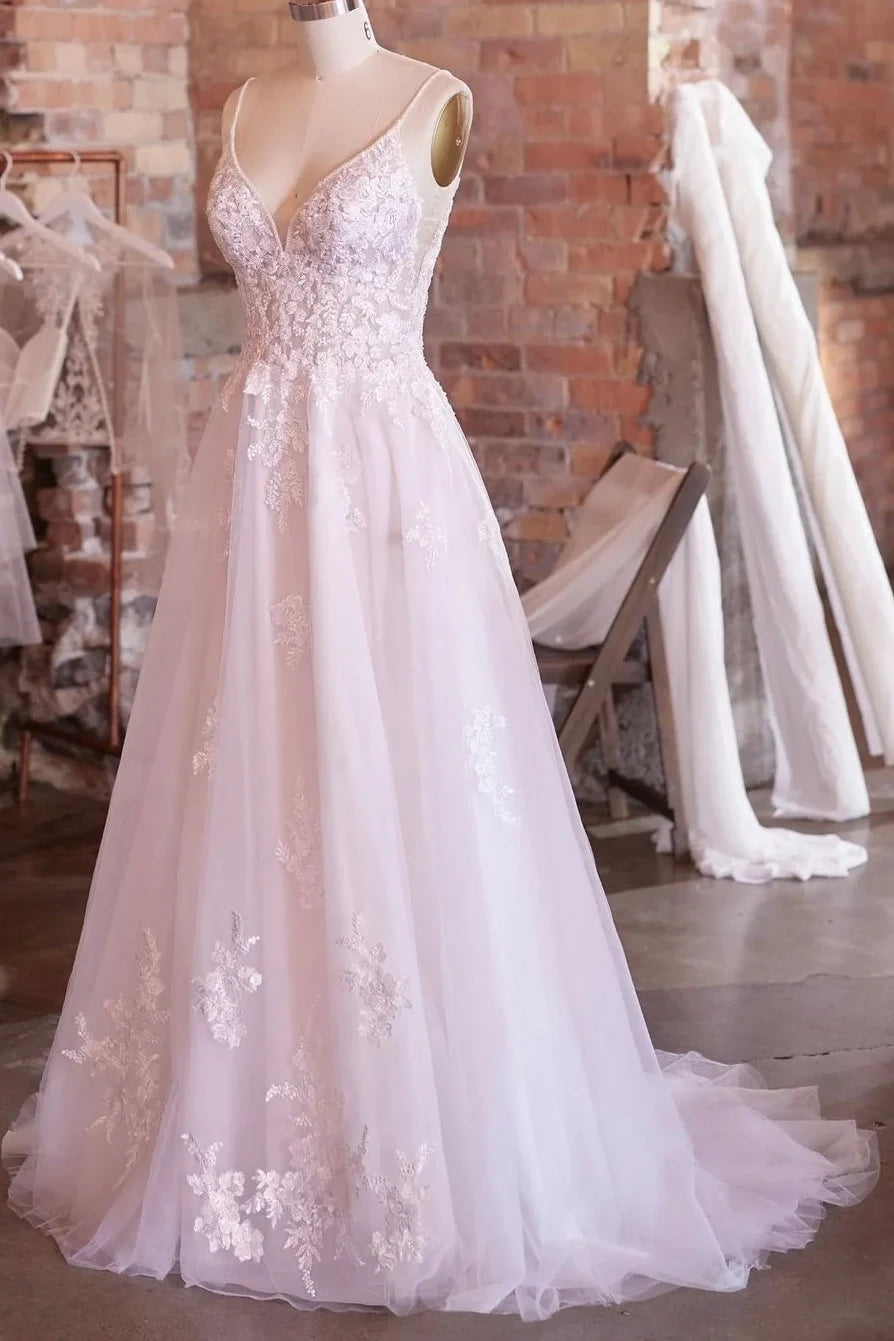 V-Neck Sleeveless Empire Lace Appliques Wedding Dress