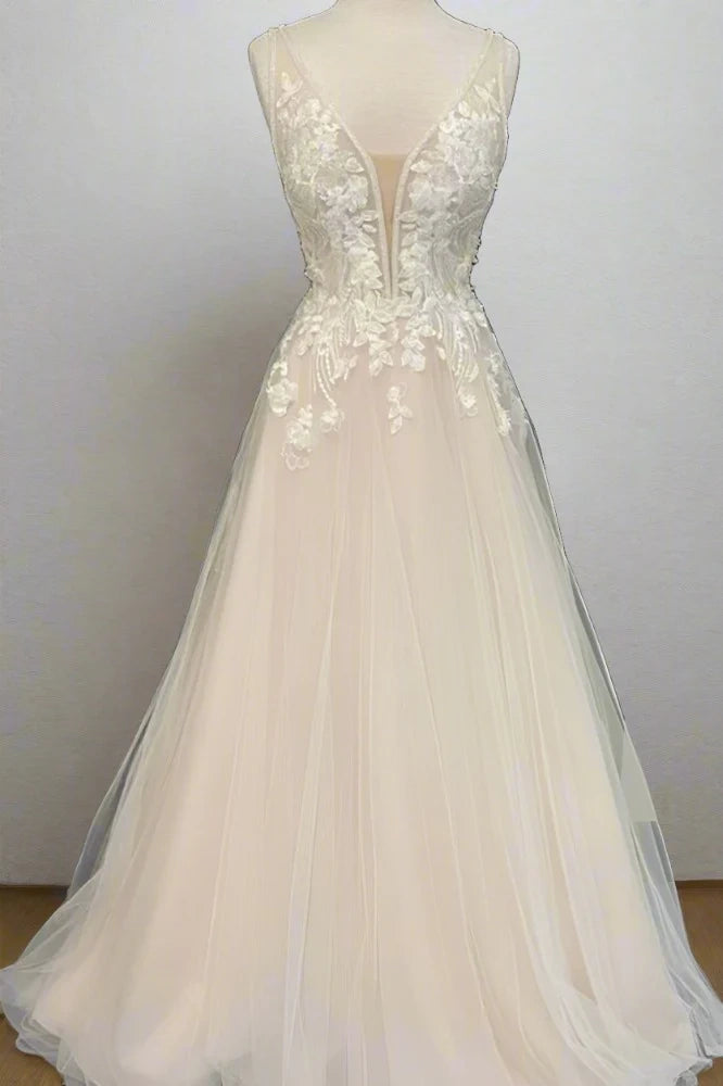 V-Neck Sleeveless Lace Appliques Tulle A-Line Long Wedding Dress