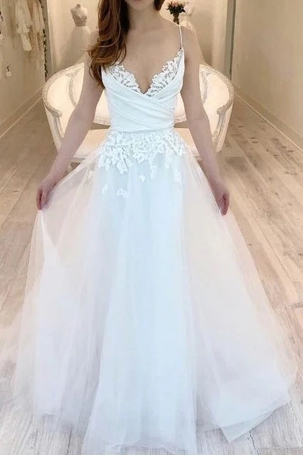 V-Neck Sleeveless Lace Appliques Tulle A-Line Wedding Dress