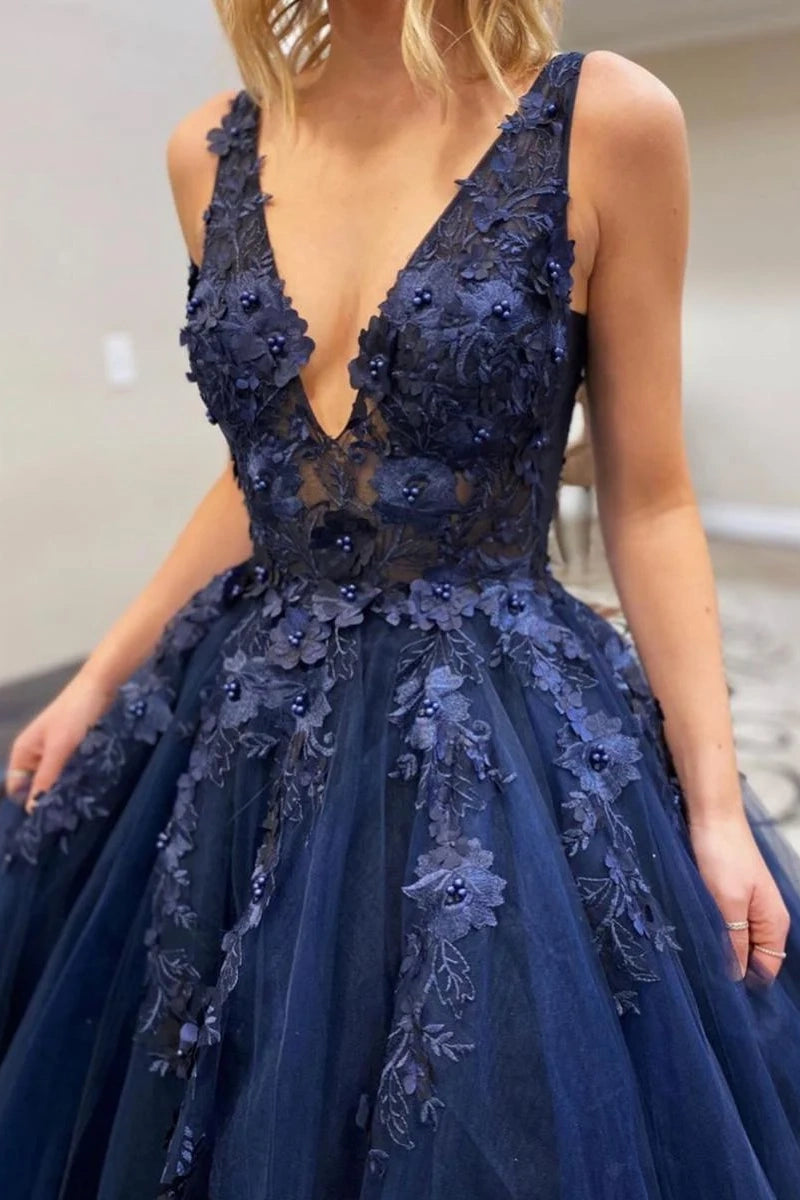 V-Neck Sleeveless Tulle A-Line Appliques Prom Dress