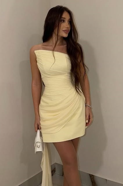 Yellow Chiffon Fitted Strapless Ruched Empire Homecoming Dress