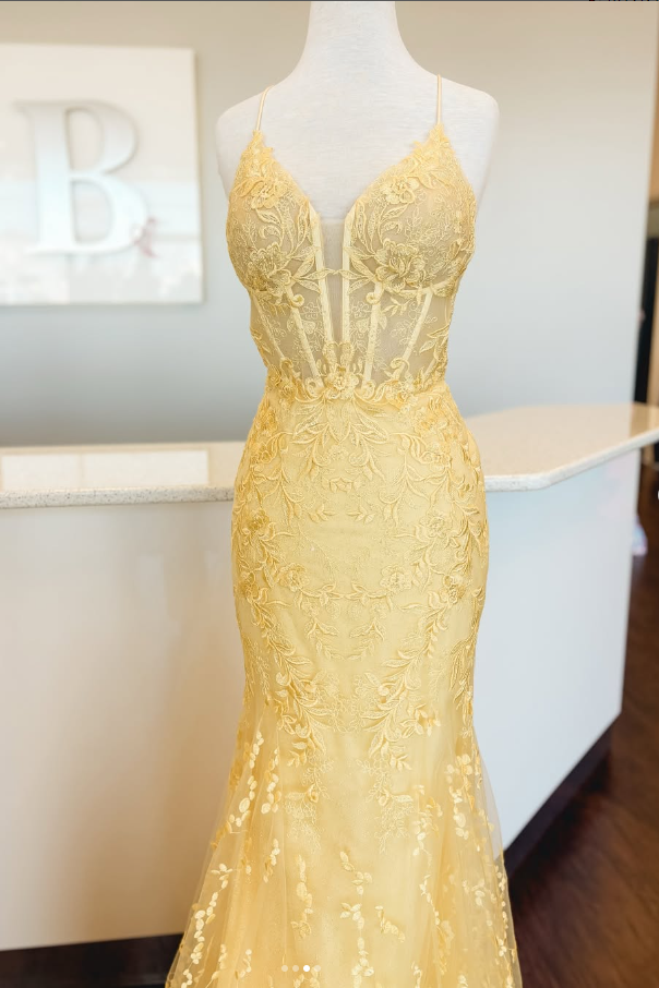 Yellow V-Neck Sleeveless Mermaid Lace Appliques Party Prom Dress