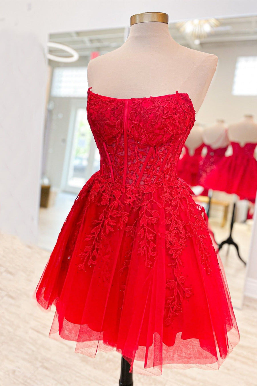 Lavender Appliques A-line Strapless Tulle Homecoming Dress