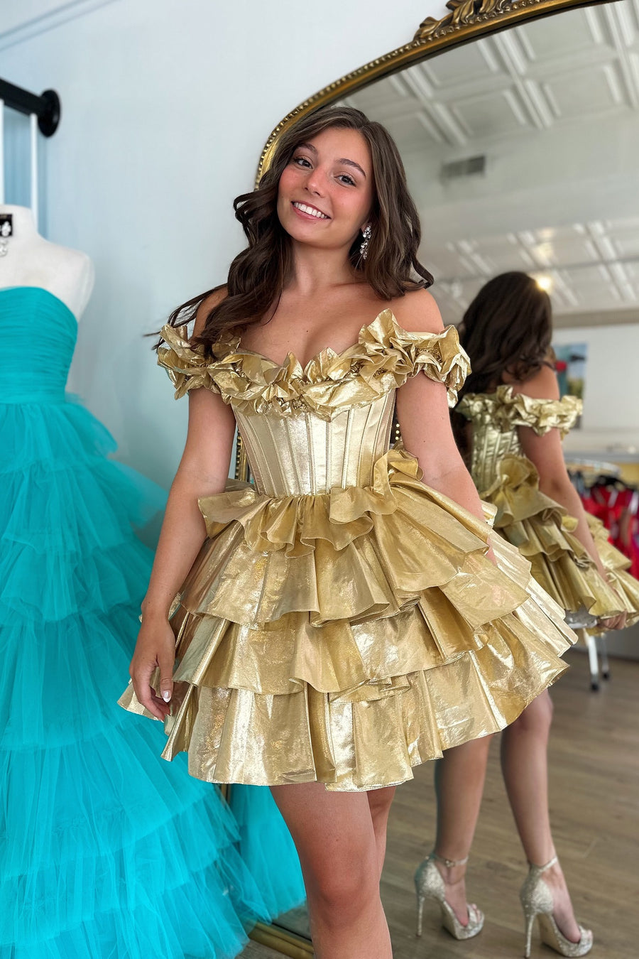 Blue Off-the-shoulder A-line Satin Appliques Mini Homecoming Dress