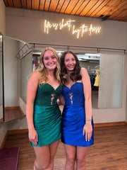 Sheath Satin Fitted Sweetheart Strapless Appliques Homecoming Dress