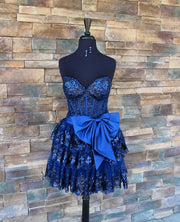 Sexy Lace A-Line Sweetheart Strapless Homecoming Dress