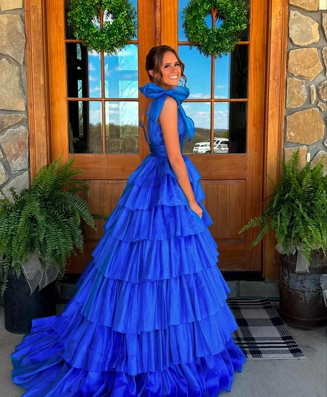 Chic Satin A-Line V-Neck Sleeveless With Side Slit Prom Dress
