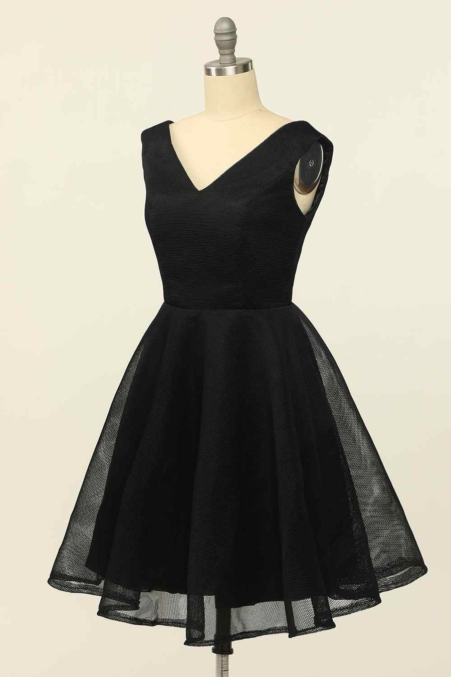 Black A-line V Neck Sleeveless Lace-Up Back Tulle Mini Homecoming Dress