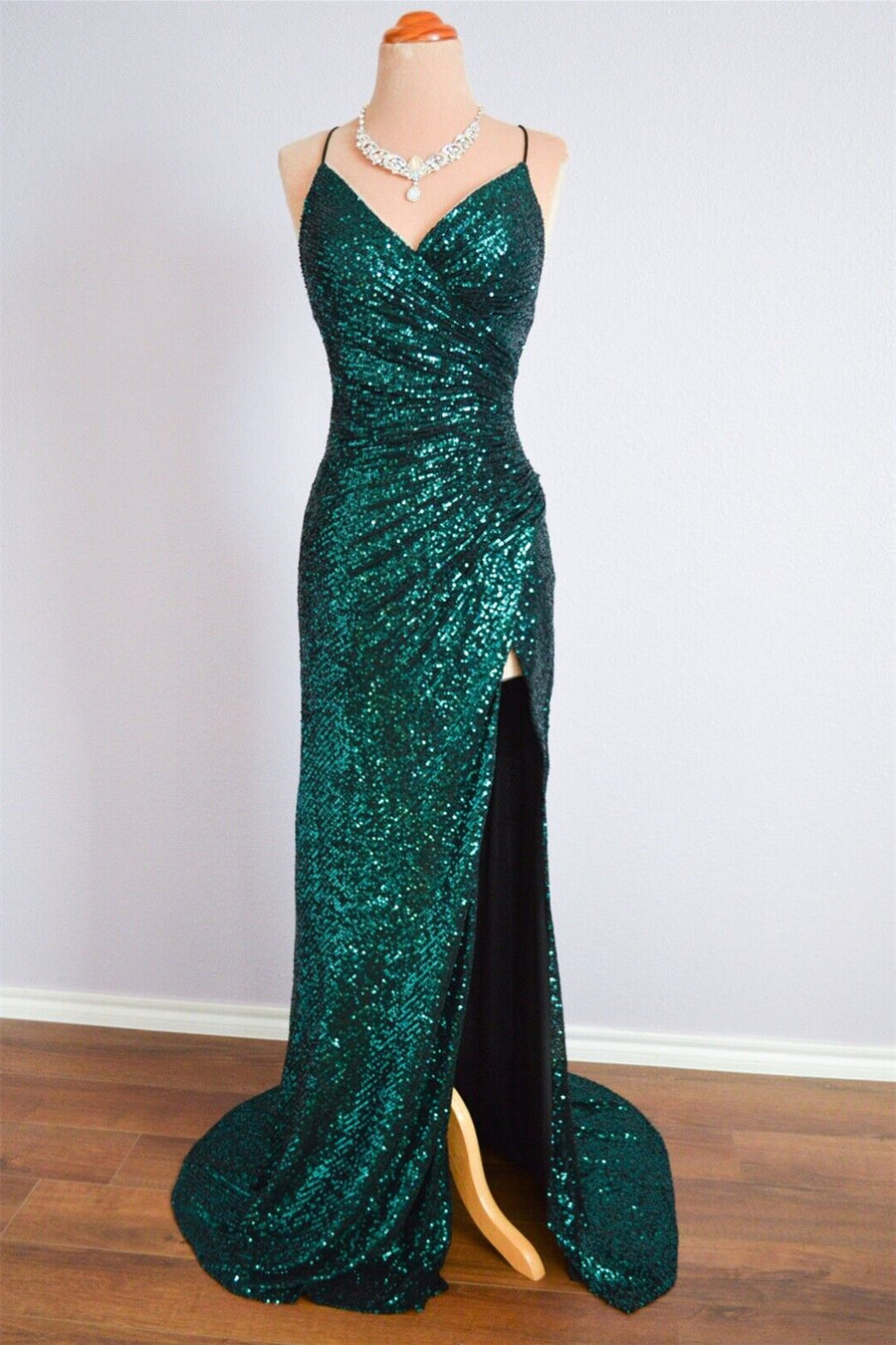 Green Sequin V-Neck Sleeveless Mermaid Prom Party Dress Green / US 14 Green Sequin V-Neck Sleeveless Mermaid Prom Party Dress Green / US 14