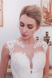 Sleeveless Mermaid White Lace Long Wedding Dress